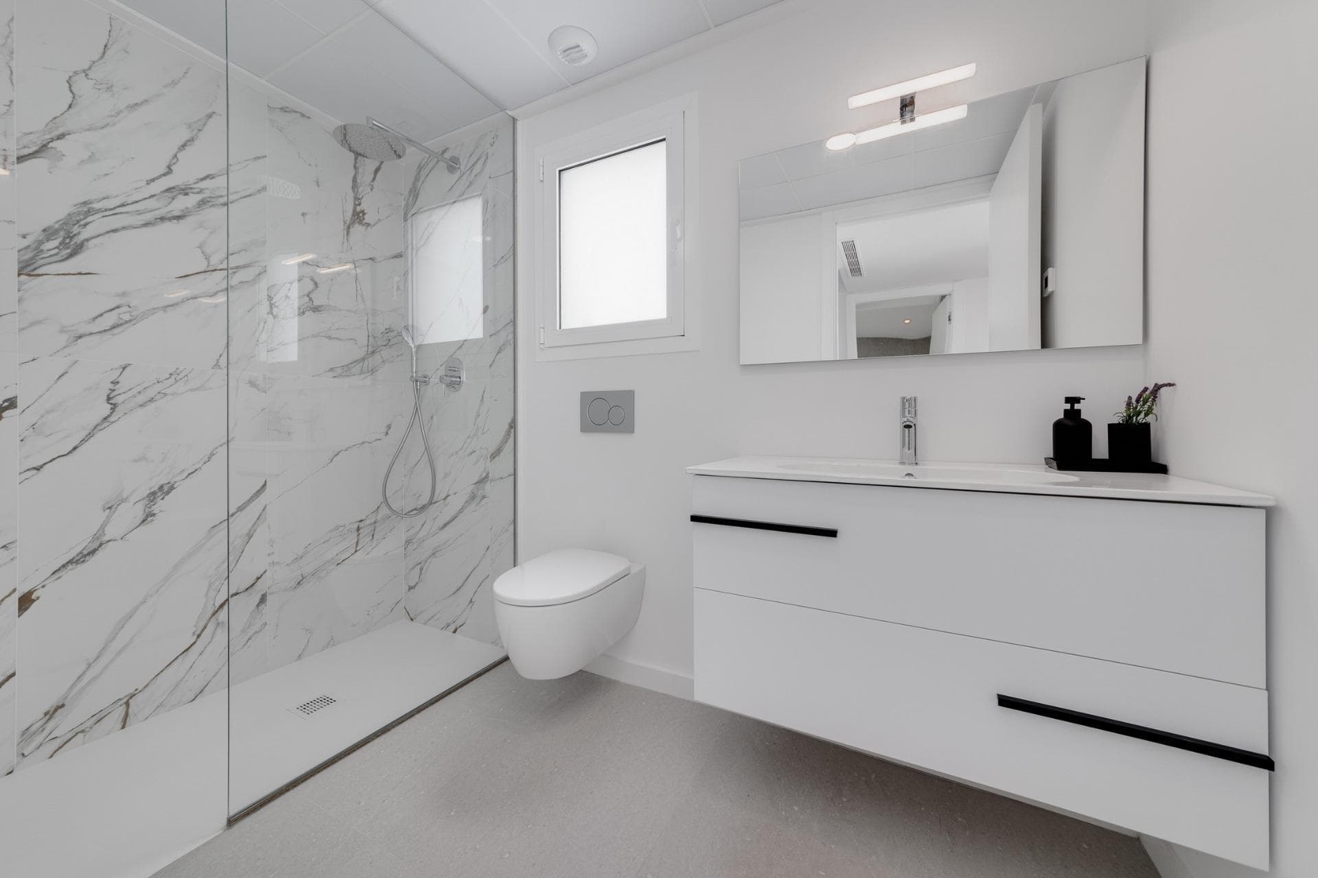 Bau unabhängiger Neubauvillen mit privaten Pools und modernen Oberflächen Vorschau 6