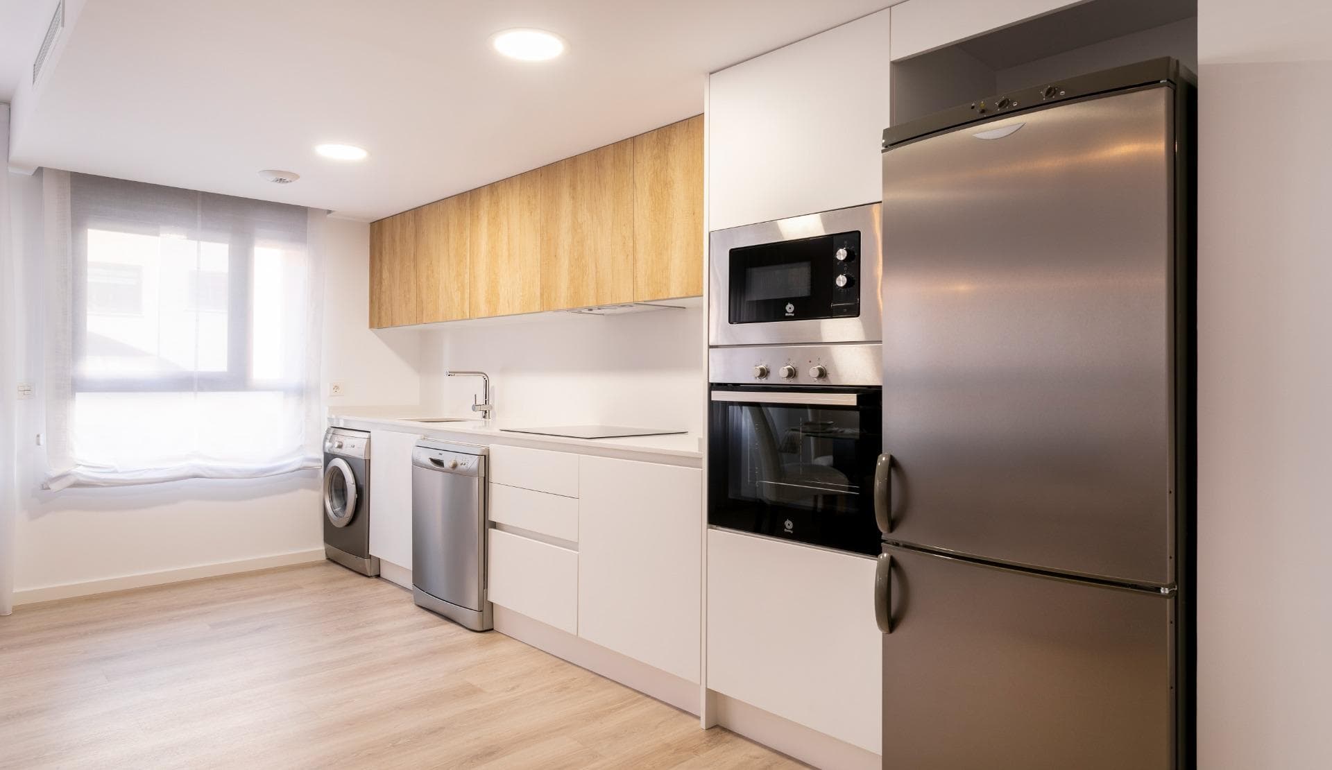 NEU GEBAUTE, GESCHLOSSENE WOHNANLAGE IN TORREVIEJA, NUR 700 M VOM STRAND ENTFERNT Neue Woh Vorschau 5