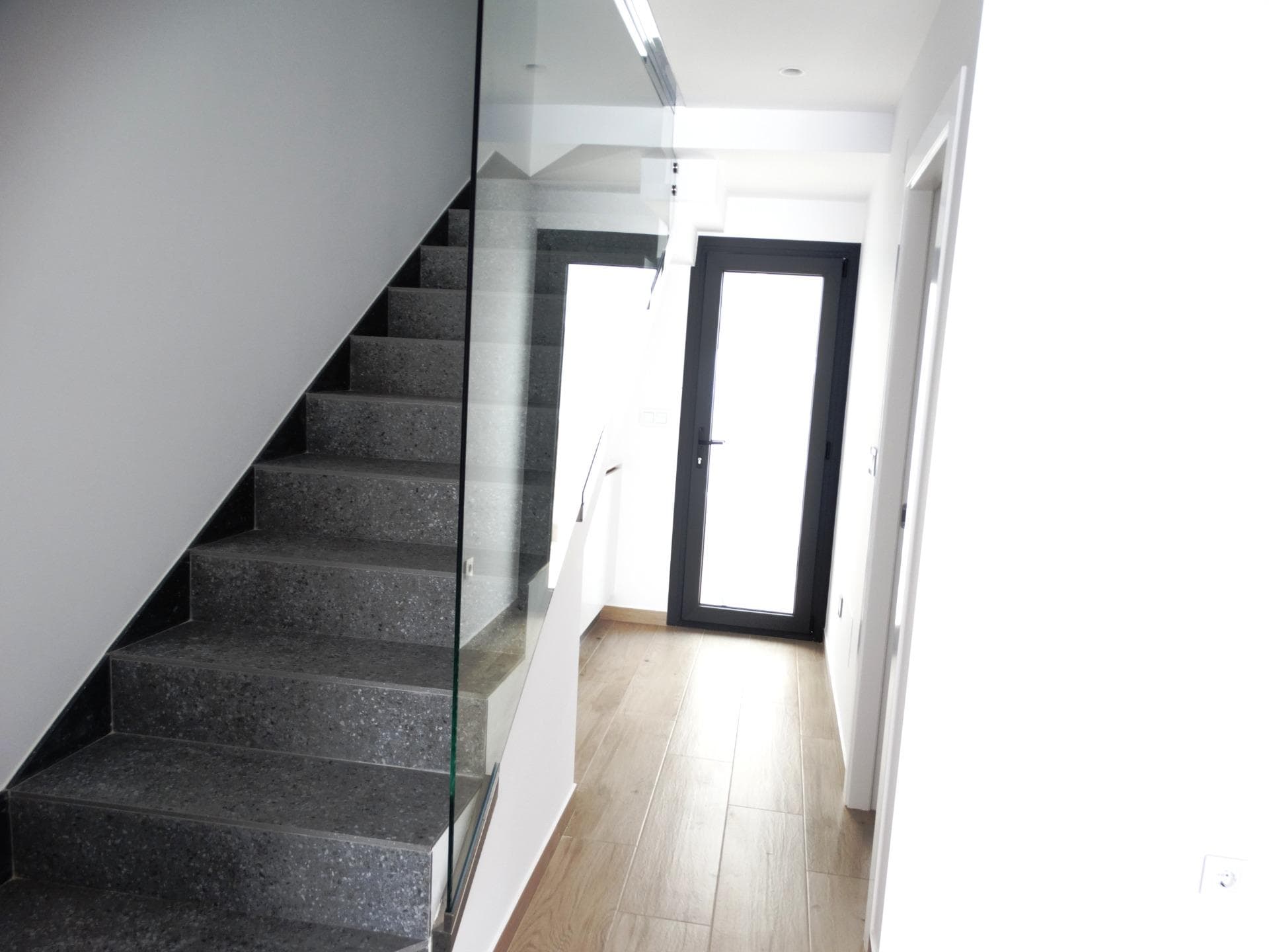 NEU GEBAUTE STADTHÄUSER IN SANTIAGO DE LA RIBERA Neubau von 11 Stadthäusern in Santiago de Vorschau 3