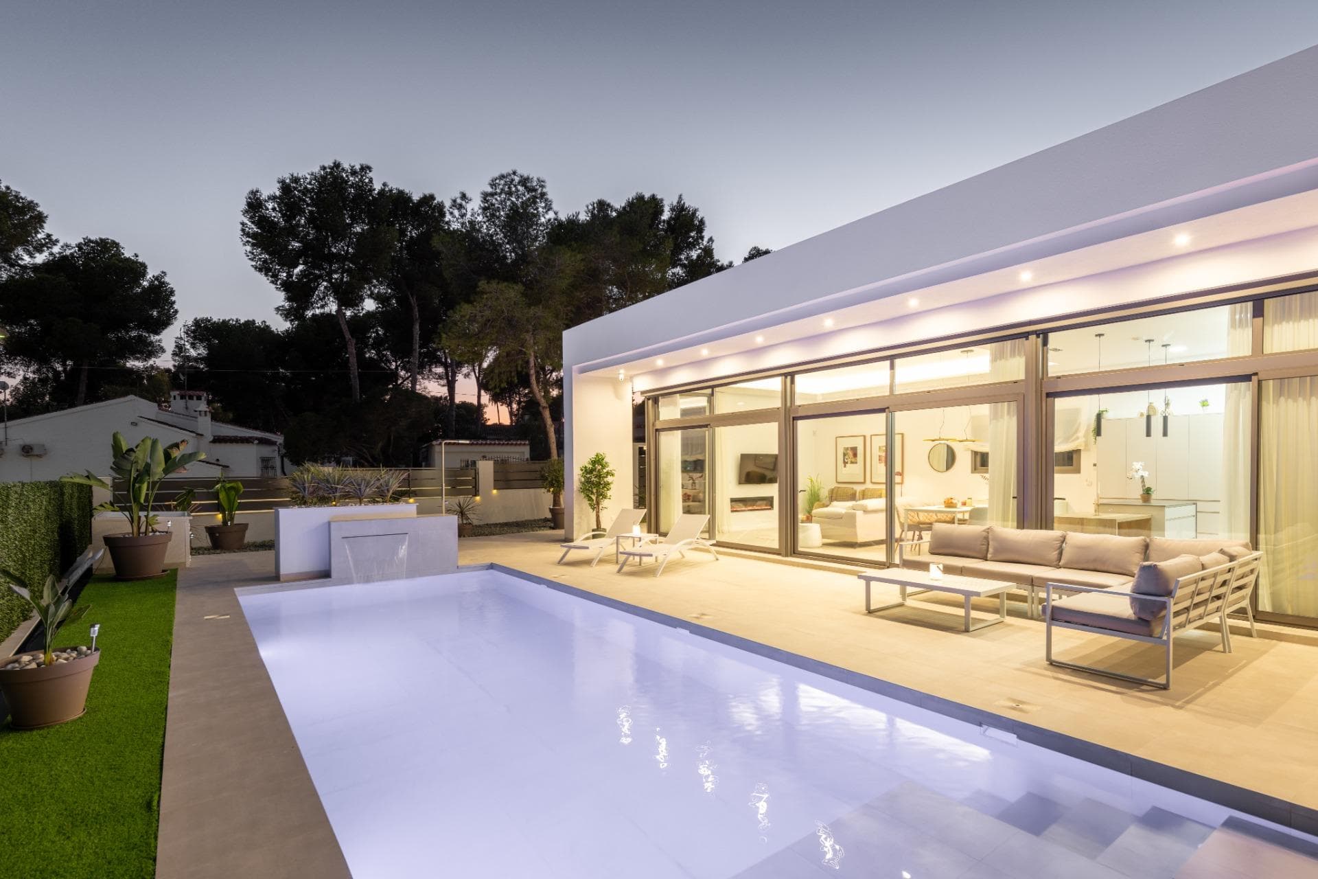 EXKLUSIVE MODERNE NEUBAUVILLA IN PINAR DE CAMPOVERDE Vorschau 6