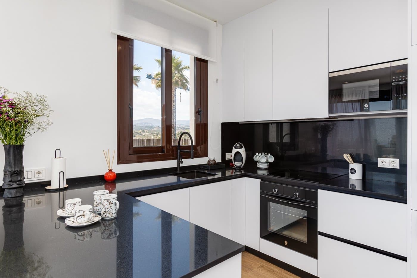 NEU GEBAUTE EINSTÖCKIGE VILLEN IN BALCON DE FINESTRAT Geräumige und helle Villen mit 3 Sch Vorschau 6