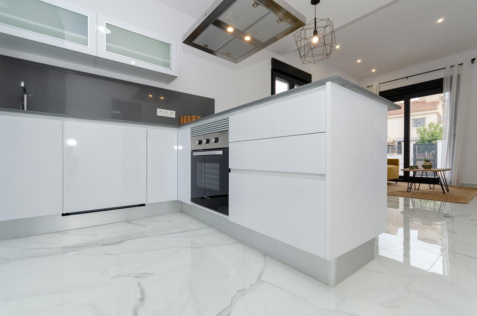 NEUBAU 3 SCHLAFZIMMER VILLA IN TORREVIEJA Diese fabelhafte Neubauvilla über 2 Etagen verte Vorschau 6