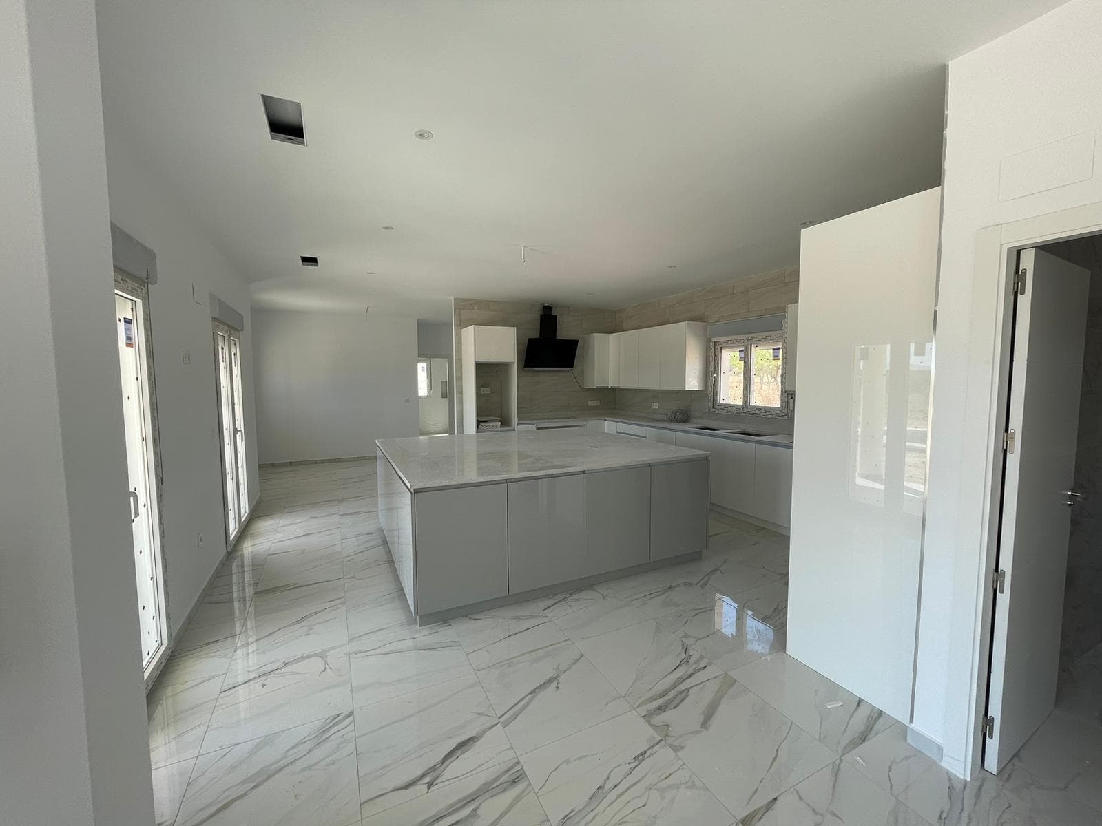 NEUBAU EINER TRADITIONELLEN VILLA MIT 6 SCHLAFZIMMERN IN PINOSO Vorschau 5