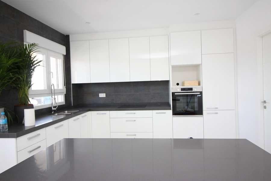 NEUBAU EINER TRADITIONELLEN VILLA MIT 5 SCHLAFZIMMERN IN PINOSO Vorschau 2