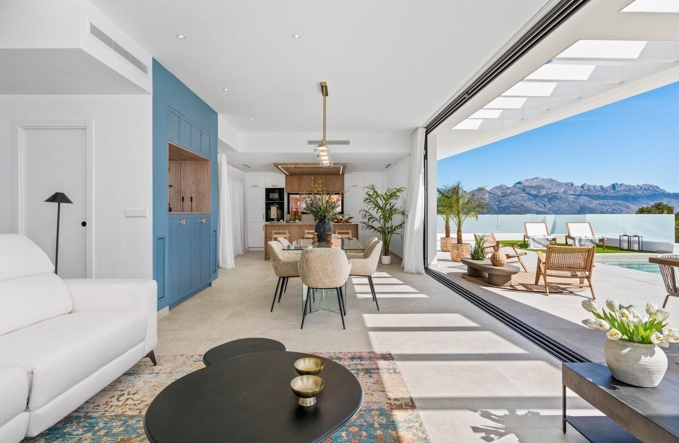 PRÄCHTIGER NEUBAU FREISTEHENDEN VILLA MIT 4 SCHLAFZIMMERN UND KELLER IN POLOP Vorschau 3