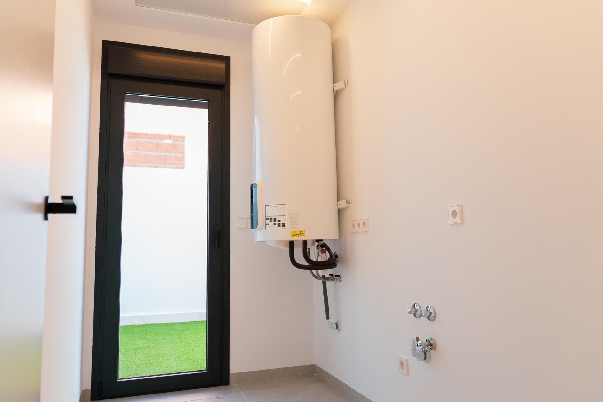 MODERNE NEUBAU-VILLA MIT 3 SCHLAFZIMMERN AUF EINER EBENE UND PRIVATEM POOL IN ROJALES Neub Vorschau 6