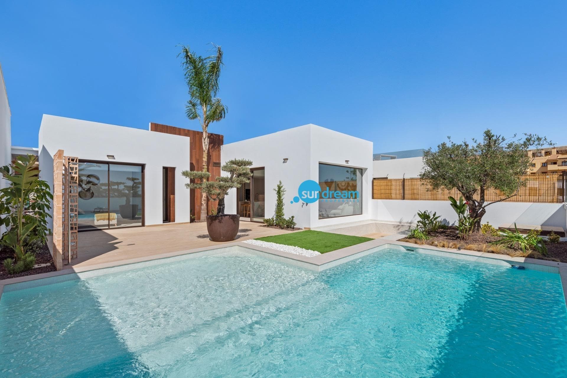 Villa zu verkaufen mit privatem Schwimmbad in Los Alcázares Entdecken Sie eine neue Wohnan