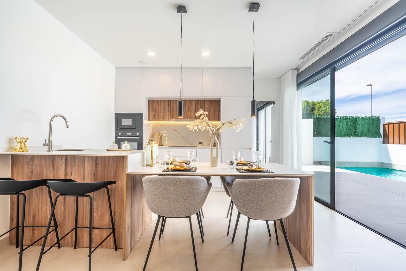 Freistehende Villa mit 3 Schlafzimmern, privatem Schwimmbad und Solarium in Roldán, Torre- Vorschau 2