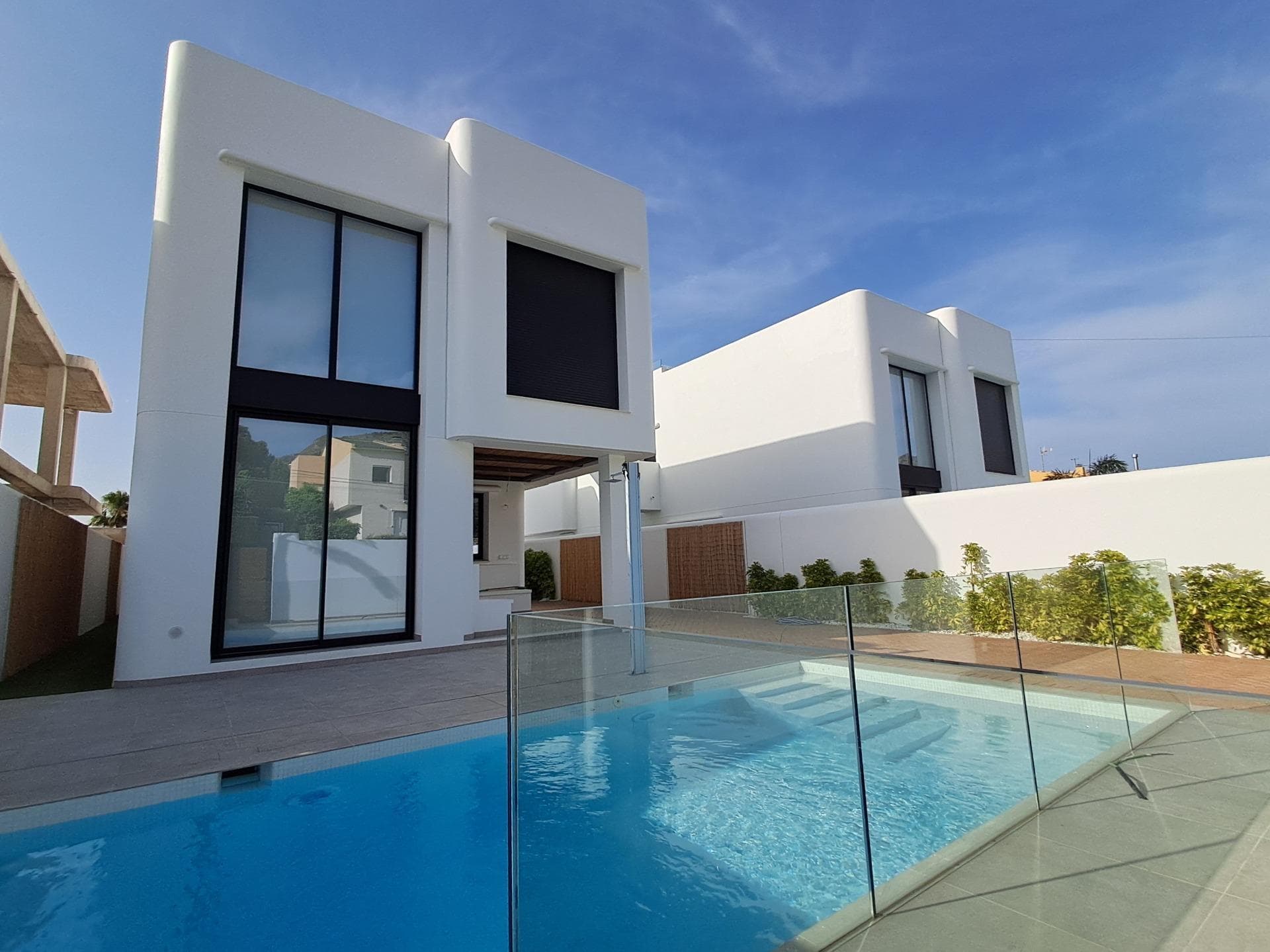 Exklusive Villa mit 4 Schlafzimmern, privatem Pool und Whirlpool in El Albir zu verkaufen 