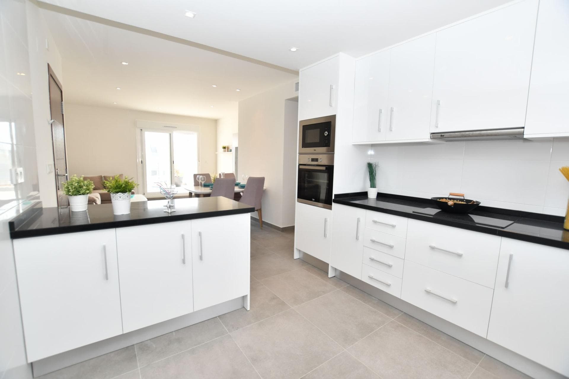 2-Zimmer-Wohnung im obersten Stockwerk mit privater Dachterrasse in San Miguel de Salinas  Vorschau 5