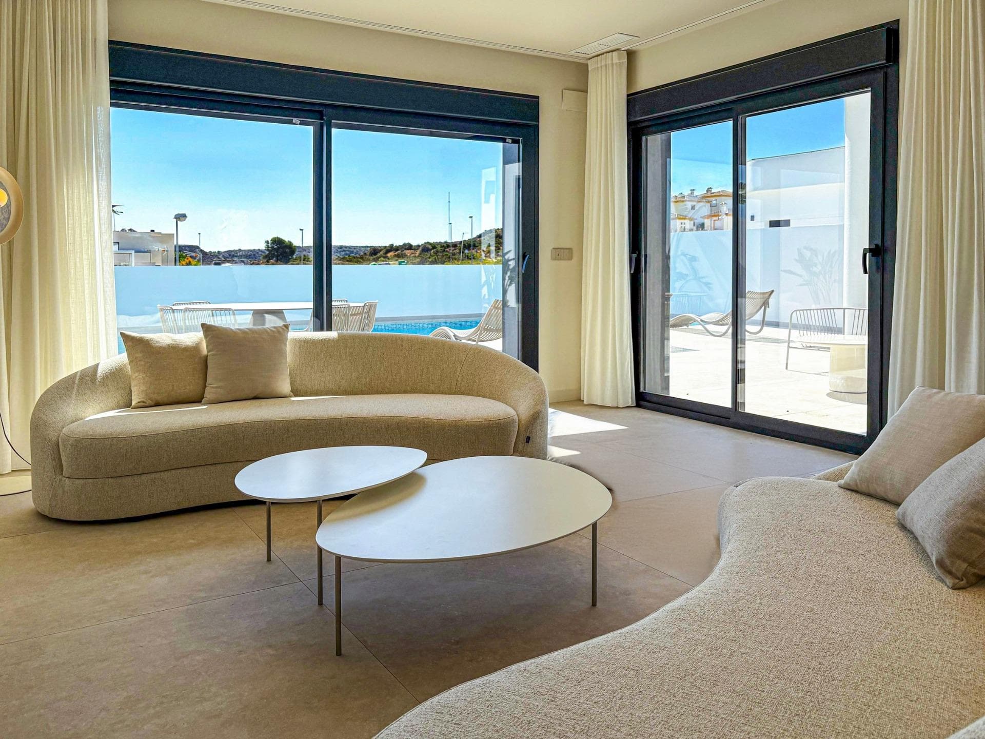 Moderne Luxusvilla mit 4 Schlafzimmern und privatem Pool mit Bergblick in Ciudad Quesada ( Vorschau 2