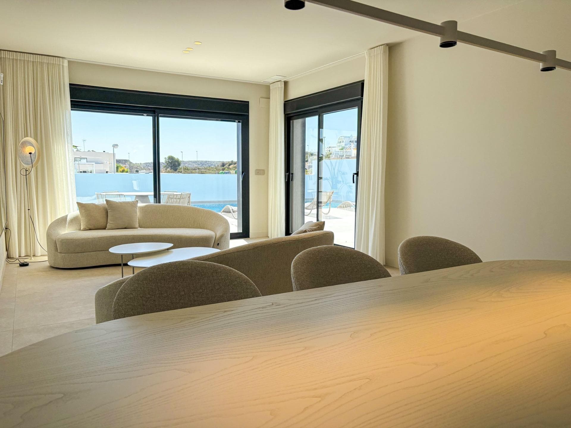 Moderne Luxusvilla mit 4 Schlafzimmern und privatem Pool mit Bergblick in Ciudad Quesada ( Vorschau 3