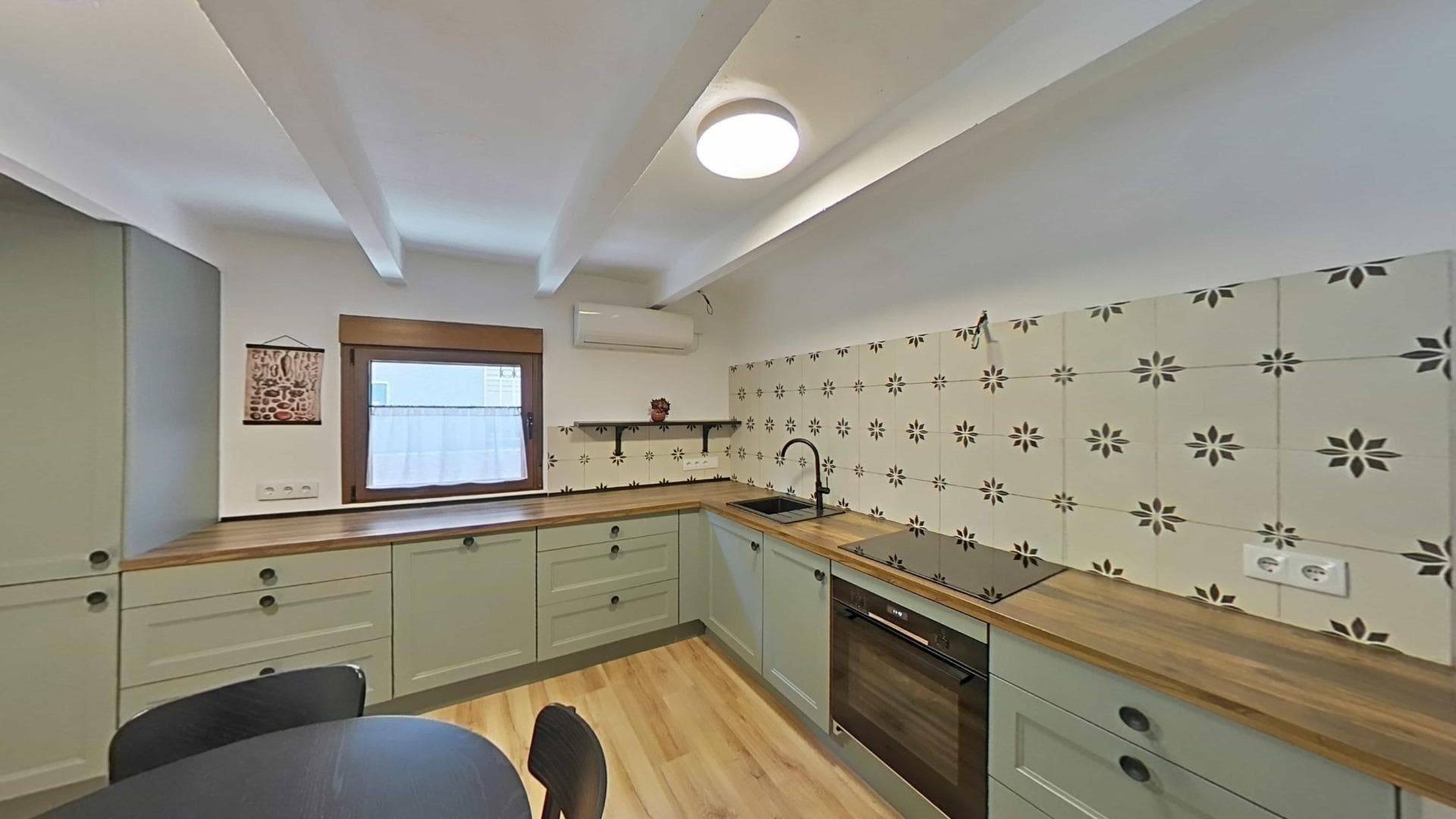 Traditionelles Eckhaus im Dorf Formentera del Segura frisch renoviert und voller Charme