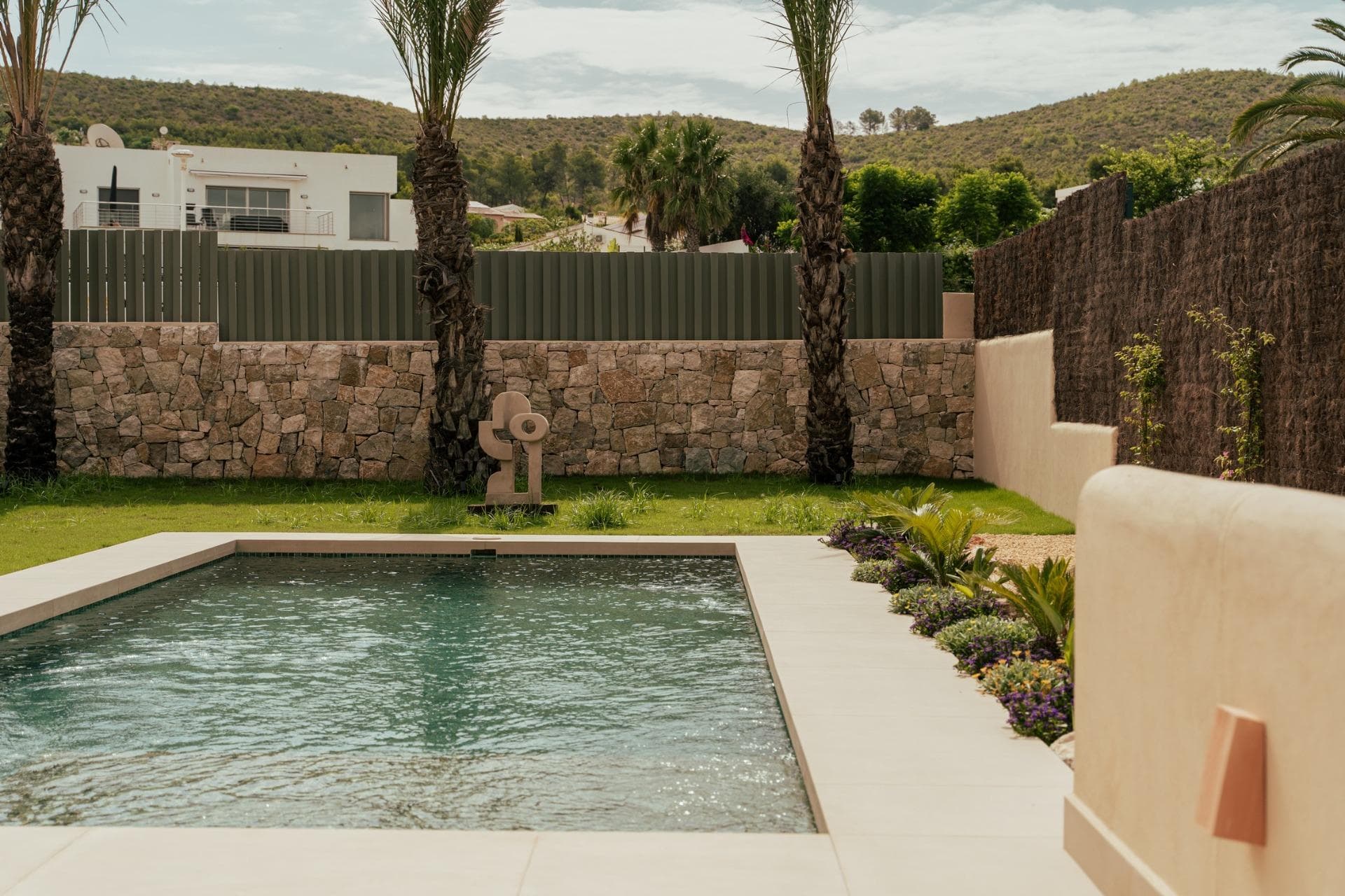 Schlüsselfertige Villa im mediterranen Stil in Javea mit privatem Pool und großem Grundstü Vorschau 2