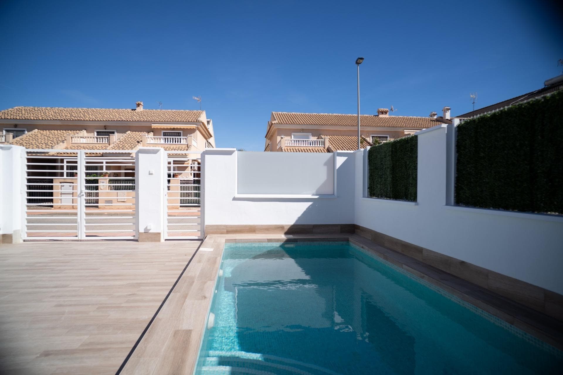 Neubau-Reihenhaus zum Verkauf mit privatem Pool in San Javier Neubau-Luxuskomplex mit 24 e Vorschau 3