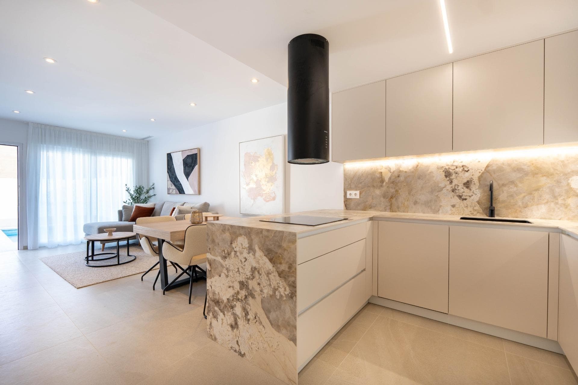 Doppelhaushälfte mit 3 Schlafzimmern und privatem Pool zum Verkauf in San Pedro del Pinata Vorschau 6