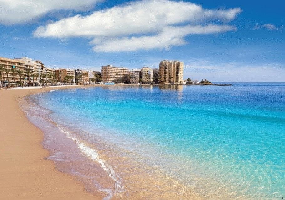 Neubau-Penthouse mit 3 Schlafzimmern nur wenige Schritte vom Strand entfernt in Torrevieja Vorschau 5