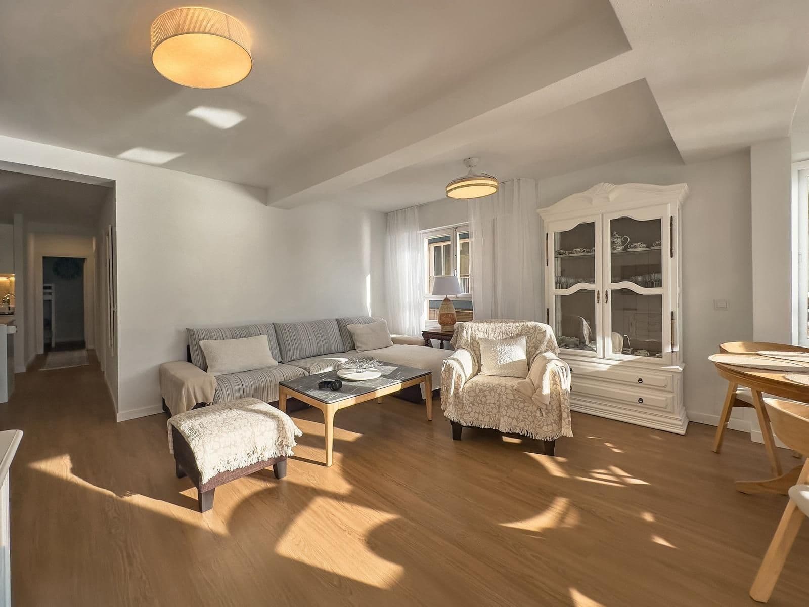 A la venta este gran apartamento con impresionantes vistas al mar Vorschau 5