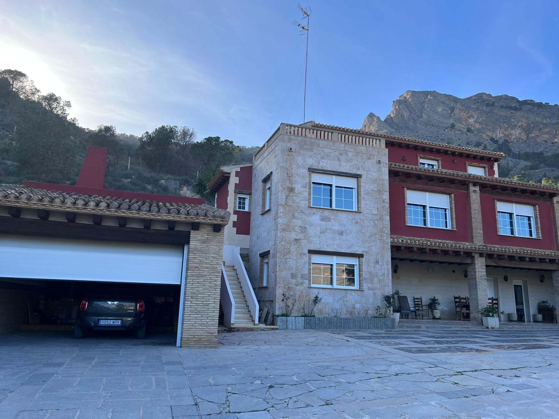 Os presentamos esta maravillosa villa de lujo con un estilo rústico ubicada en la pedanía  Vorschau 4