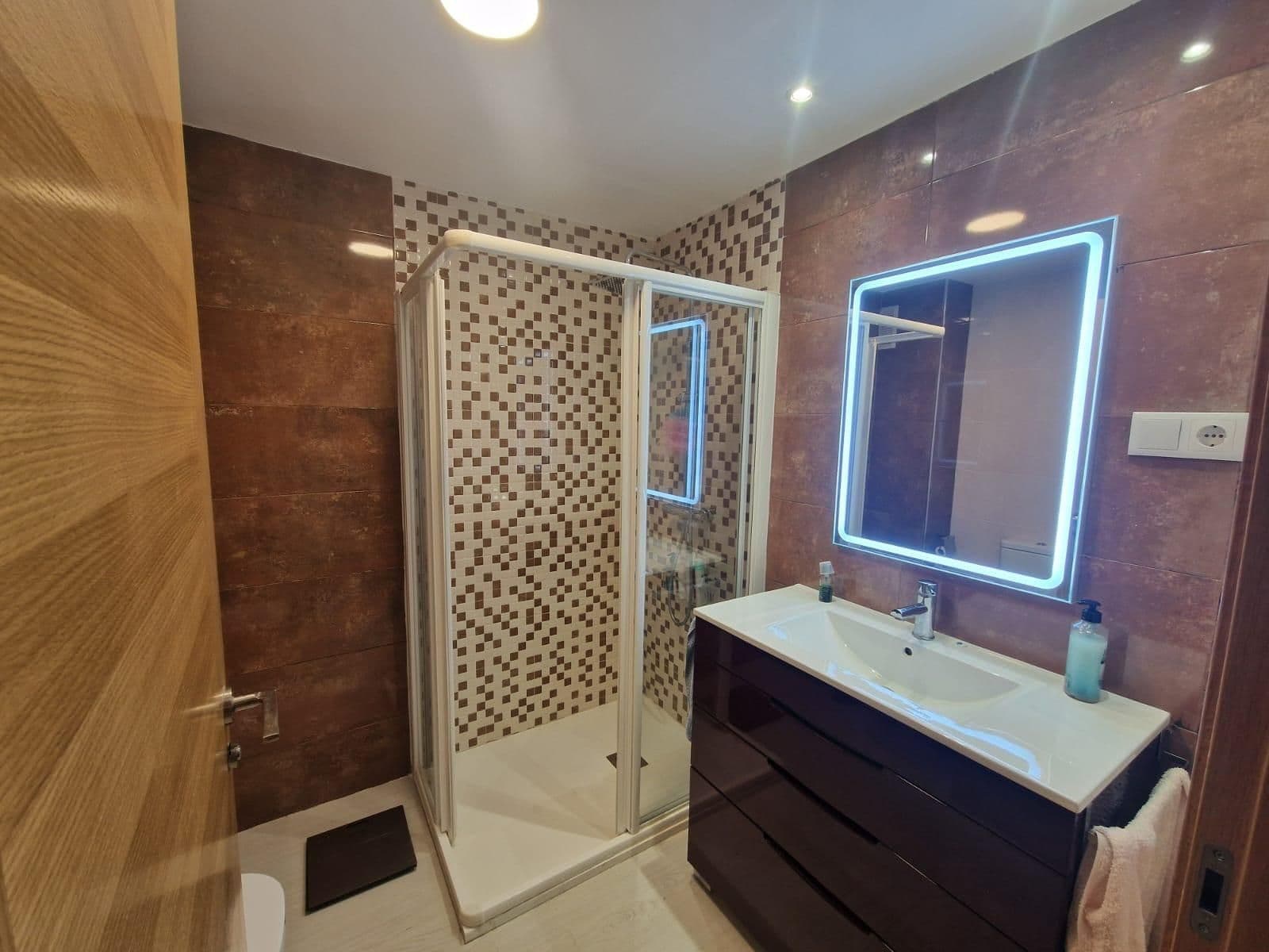 Estamos felices de presentarles este bonito apartamento situado en la conocida Playa del C Vorschau 6