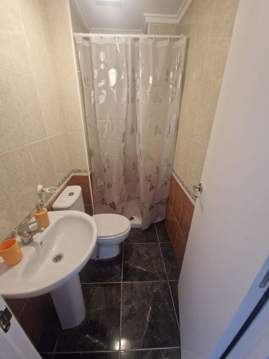 A la venta este maravilloso apartamento en el corazón de la demandada Torrevieja Vorschau 5