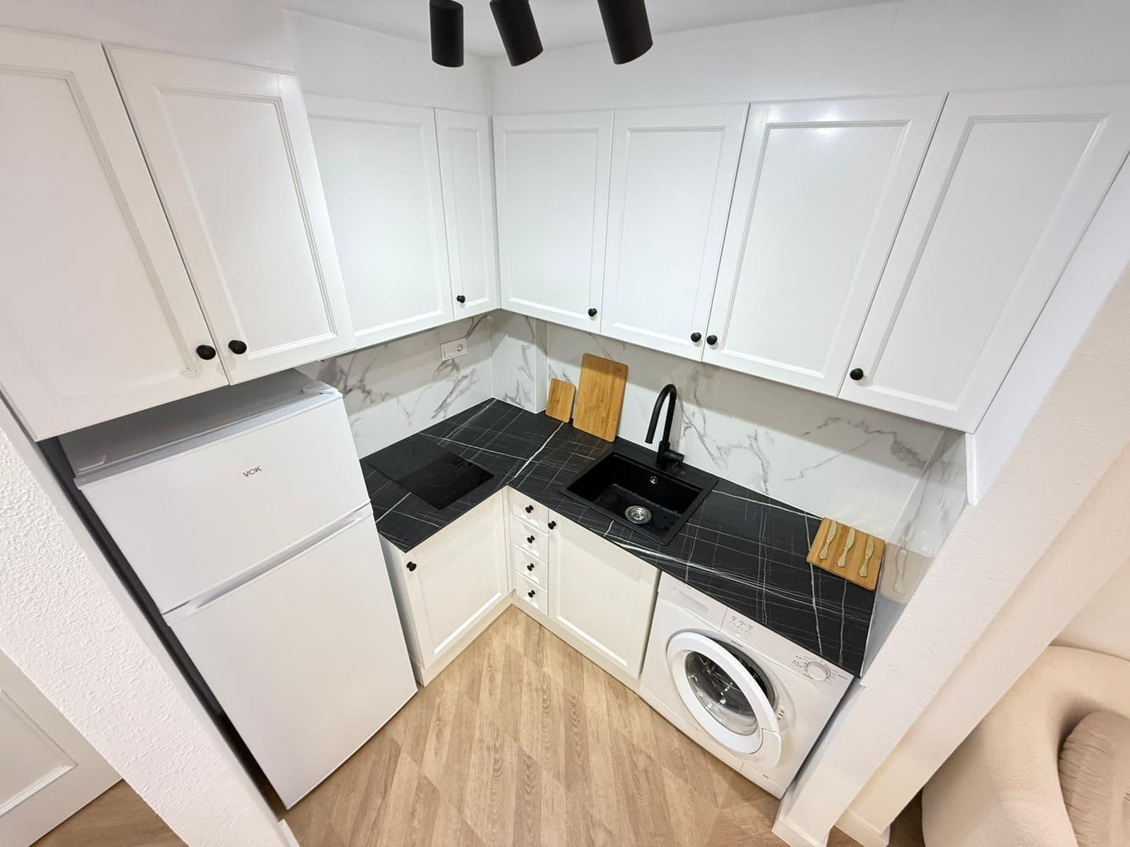 A la venta este apartamento ubicado en Torrevieja muy cerca del bonito parque de las Nacio Vorschau 3