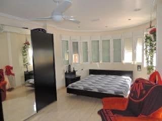 Descubre este encantador chalet independiente ubicado en la tranquila zona de Catral, a ta Vorschau 5