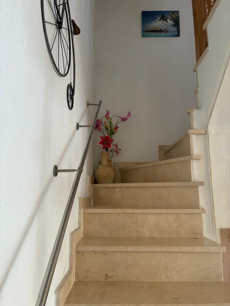 Presentamos un excepcional tríplex ubicado en la deseada zona de Los Almendros, Orihuela C Vorschau 5