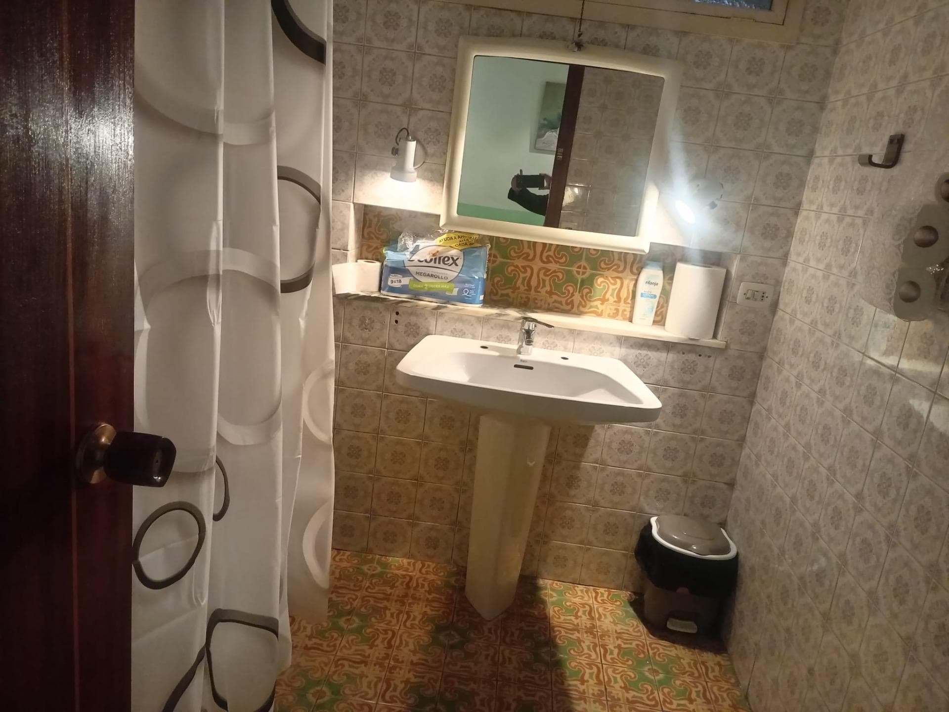 Descubre este amplio y luminoso piso de tres dormitorios ubicado en el corazón de Orihuela Vorschau 2