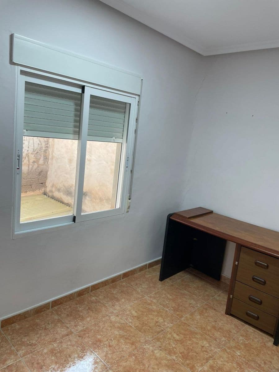 Descubre esta encantadora casa adosada de tipo dúplex en la tranquila zona de Albatera Vorschau 5