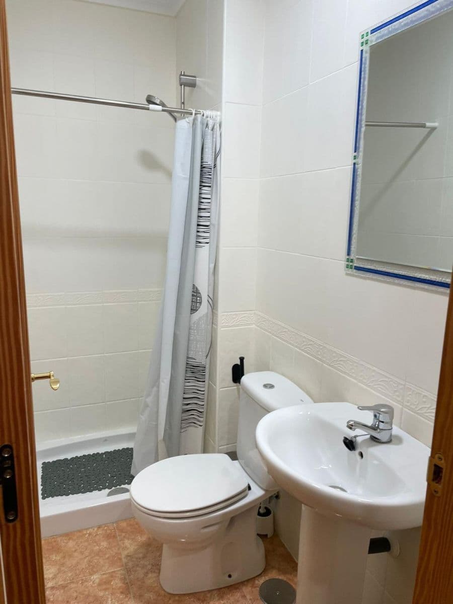 Descubre esta encantadora casa adosada de tipo dúplex en la tranquila zona de Albatera Vorschau 6