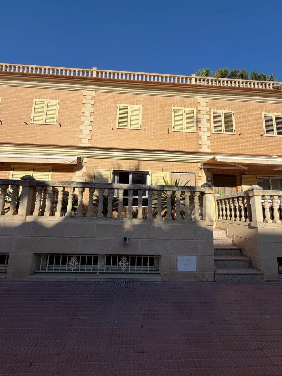 Descubre este espectacular adosado en la encantadora ciudad de Guardamar del Segura, situa Vorschau 2