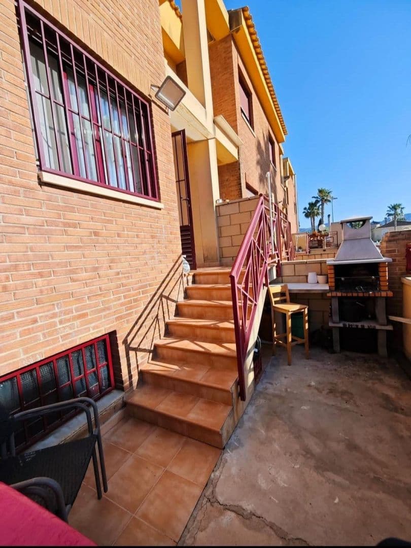 Descubre este encantador dúplex situado en la tranquila localidad de Benferri, dentro de l Vorschau 3