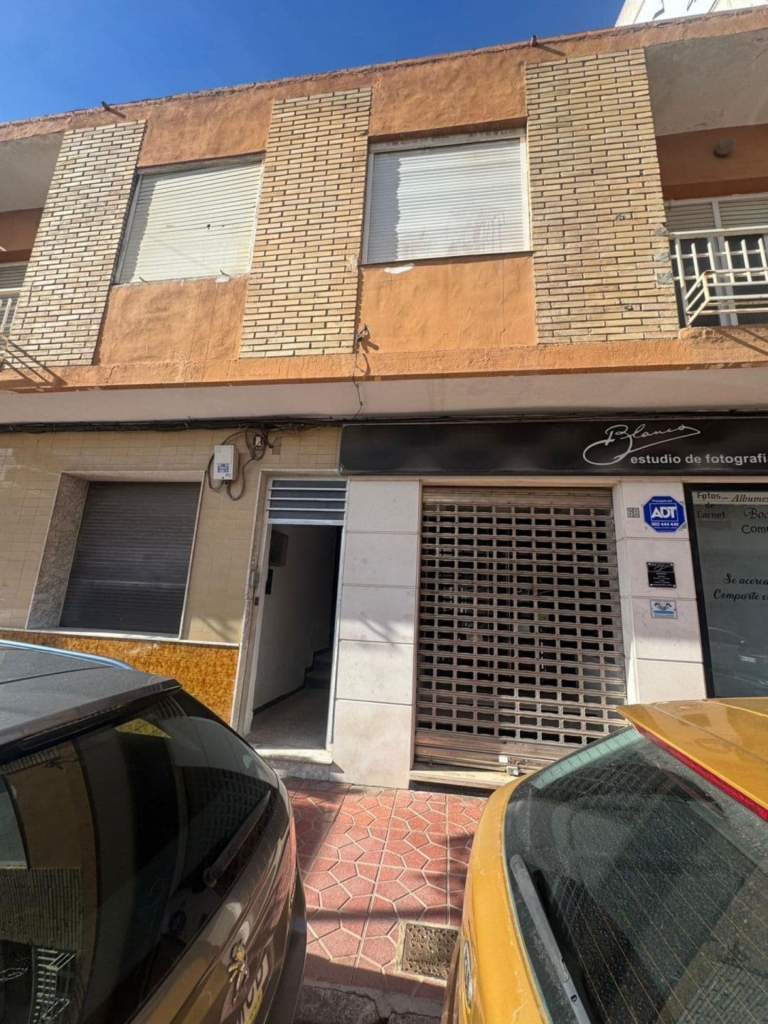 Descubre este magnífico apartamento en Guardamar del Segura, a tan solo 550 metros de la p